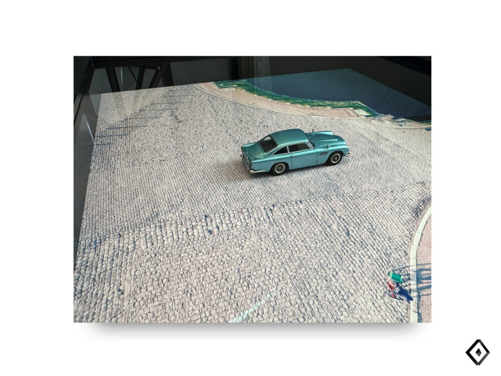 Chantilly Castle 2024 . Aston Martin DB5 . 50x40 – Image 3